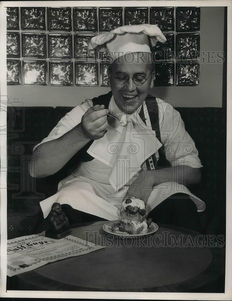 1940 Press Photo Chef Tries New Sweet Dish - nea38903 - Historic Images
