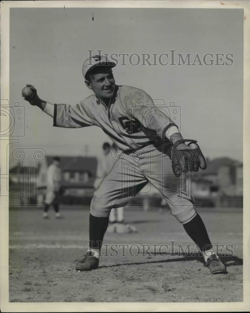 1932 Press Photo Ori Miller Shortstop In Action University Southern California - Historic Images