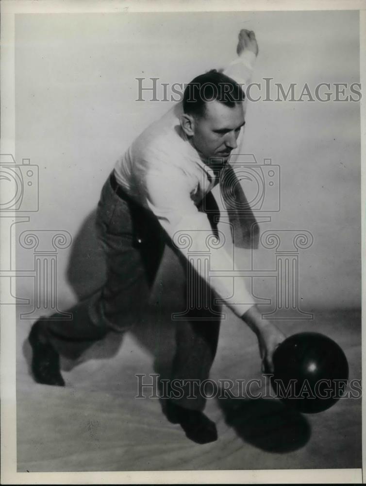 1932 Press Photo Walter Ward, Bowler - nea39348 - Historic Images