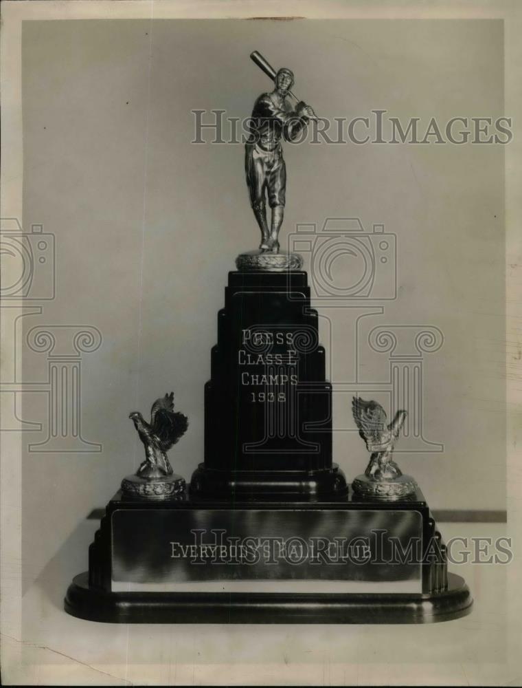 1938 Press Photo Baseball Trophy Everybody&#39;s Ball Club Class E Champs - Historic Images