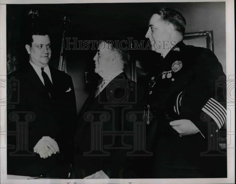 1938 Press Photo New Mexican Consul Rafael Heredia, Jr. Welcomed to LA - Historic Images