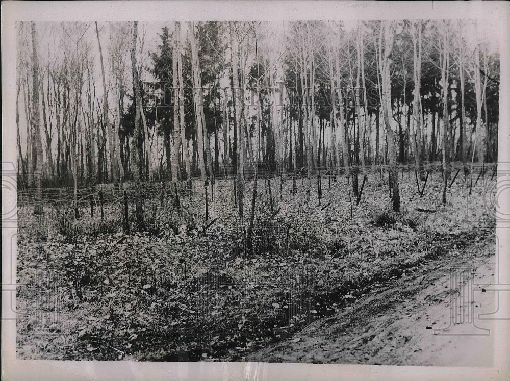 1936 Press Photo Germany Reoccupies Rhineland, Barbed Wire Along French Border - Historic Images