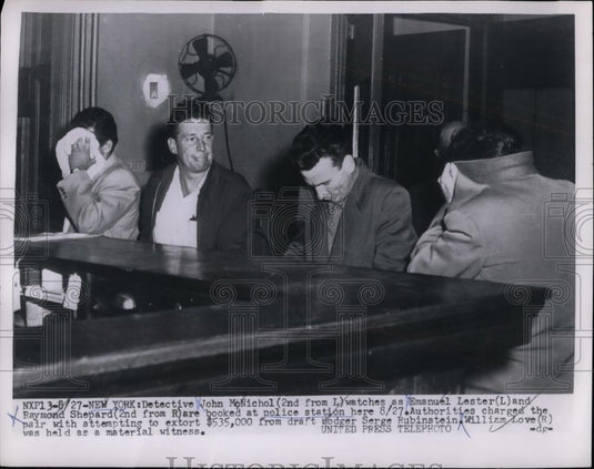 1954 Press Photo Det J McNichol books E Lester,R Shepard for extortion - Historic Images