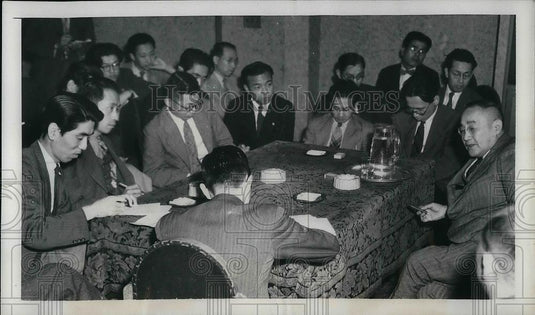 1950 Press Photo Japan Prime Minister Shigeru Yoshida During Conference - Historic Images