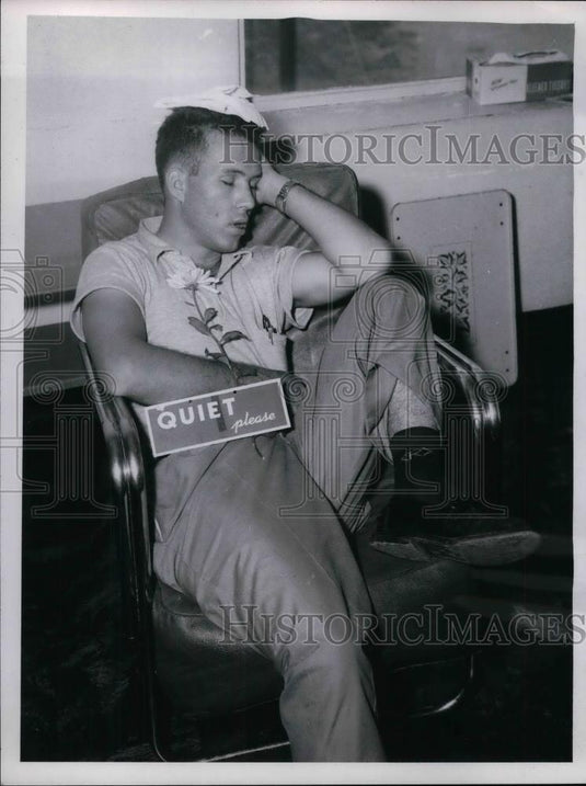 1953 Press Photo Robert Winkler Falls Asleep Waiting For Birth Of New Baby - Historic Images