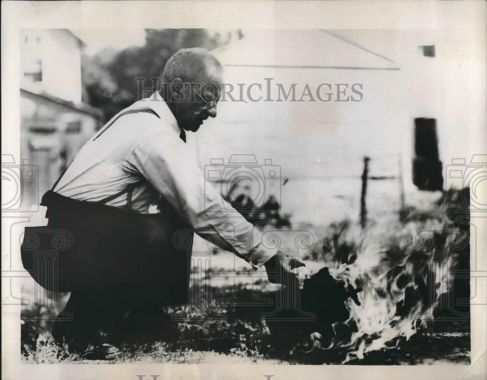 1934 Press Photo William Henry Horn has invented device that prevents explosion - Historic Images