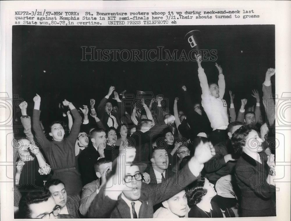 1957 Press Photo St. Bonaventure Fans at NIT Game Against Memphis State - Historic Images