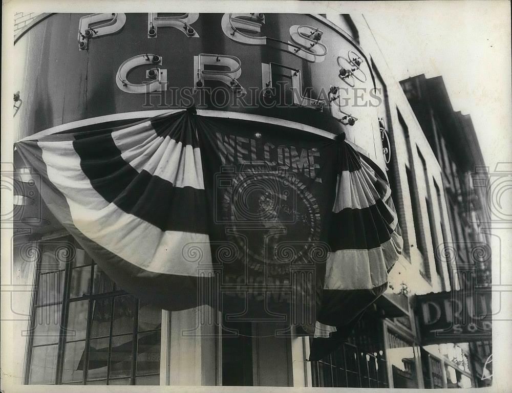 1937 Press Photo Welcome Legion Poster in front of Press Gill in New York. - Historic Images