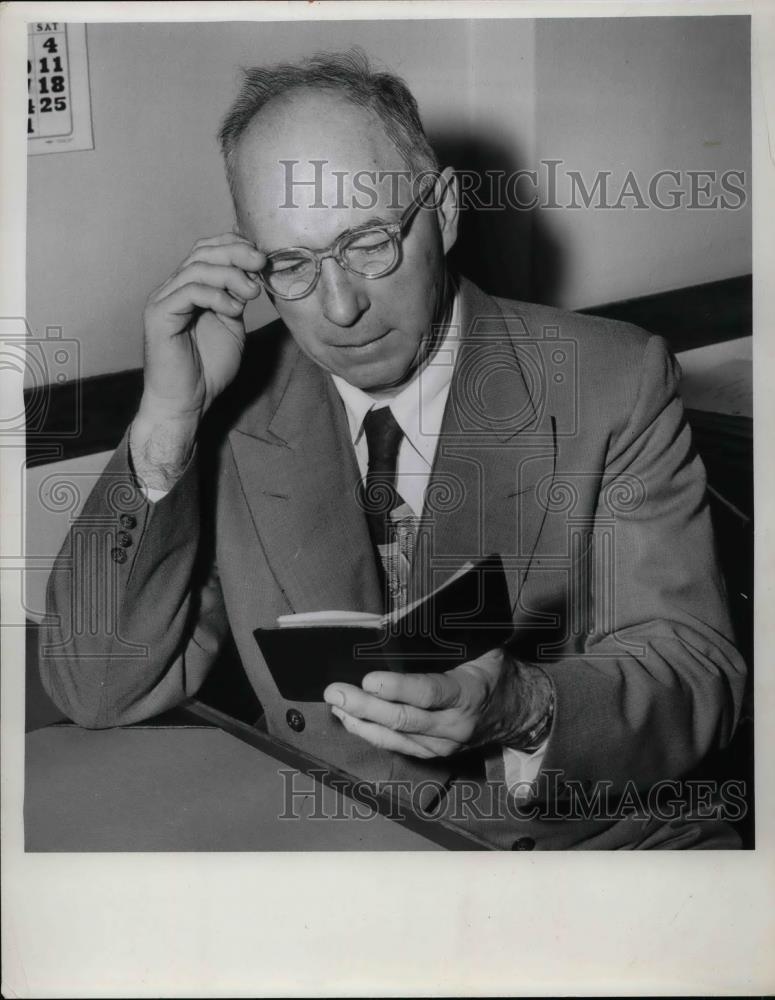 1954 Press Photo Bay Village Police Chief John Eaton - nea37812 - Historic Images