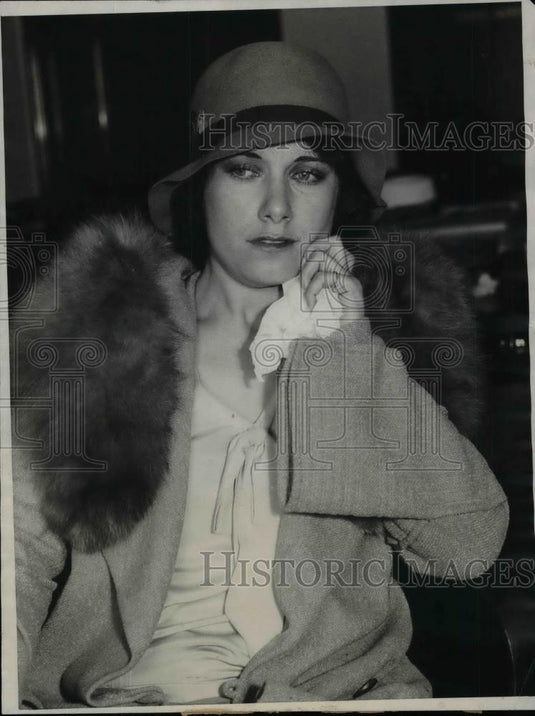 1931 Press Photo Young Lady Posing - nea37622 - Historic Images