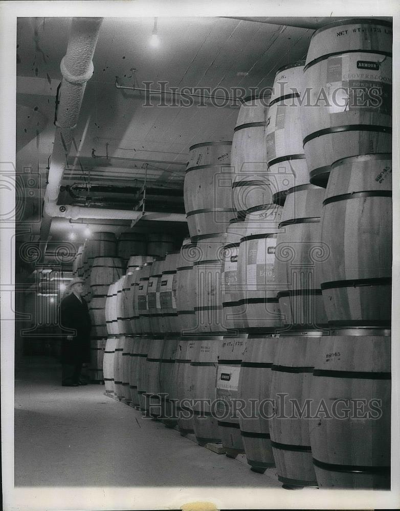 1950 Press Photo Rows of Powdered Egg Yolks in a Chicago Warehouse - nea38874 - Historic Images