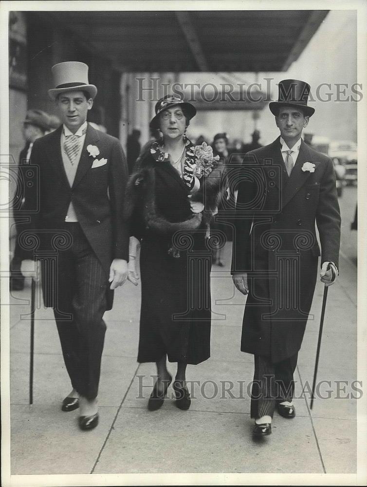 1933 Press Photo Mr.and Mrs. J.Aaron of and T.J. Israel of Wall at Park Avenue. - Historic Images