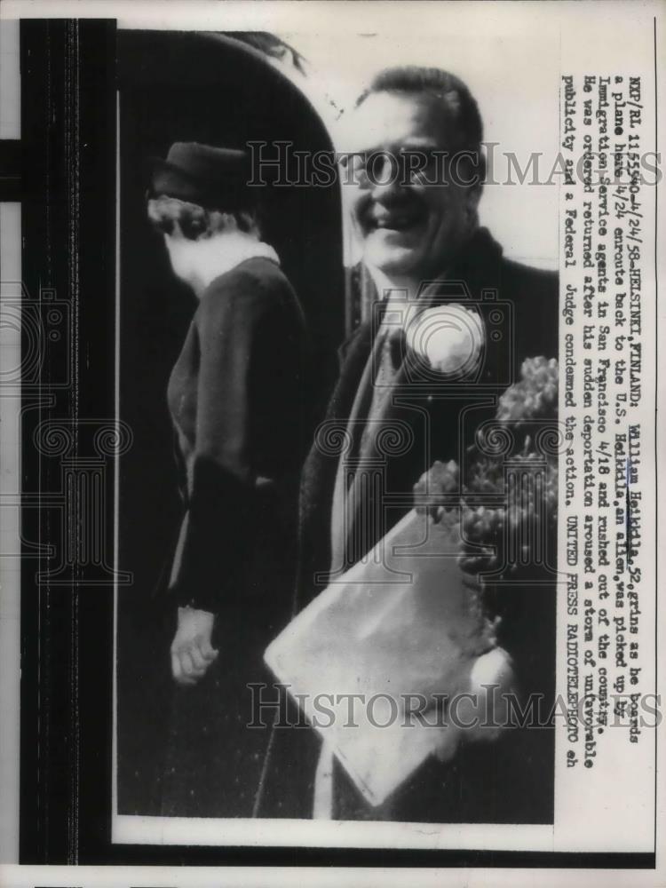1958 Press Photo William Heikkila, Returning By Plane after Being Deported - Historic Images
