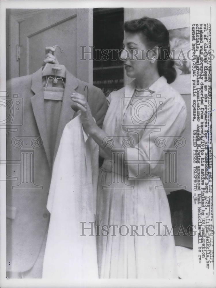 1958 Press Photo Mrs Phyllis Heikkila whose husband has been deported - Historic Images