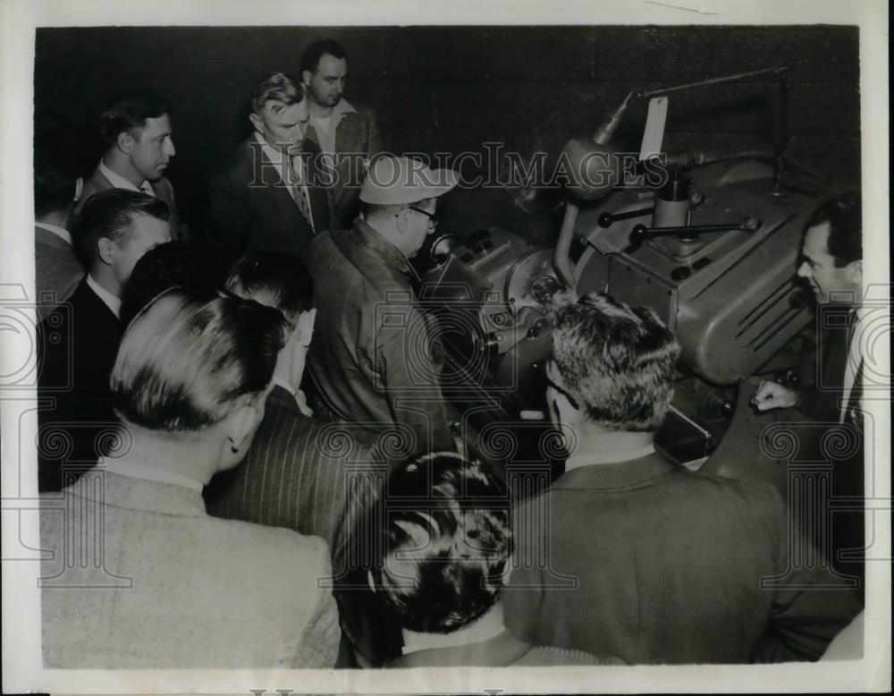 1954 Press Photo Intl Machine Tool Expo, polygon grinder - nea37219 - Historic Images