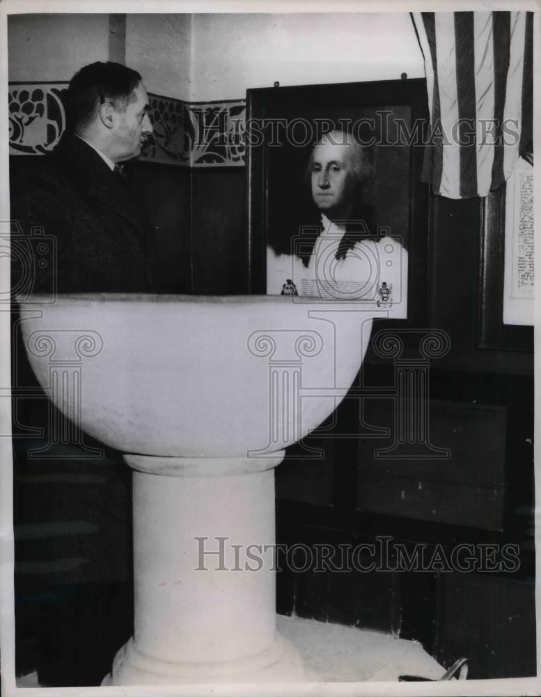 1949 Press Photo Frederick Hill &amp; portrait of George Washington - nea37891 - Historic Images