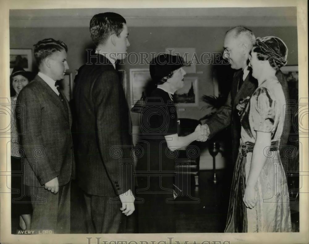 1937 Press Photo Pres of Brown University Henry Winston & Mrs & Charles Hughes - Historic Images