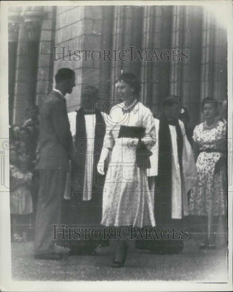 Press Photo Queen &amp; Duke Attend Morning Service at Nelson Cathedral - Historic Images