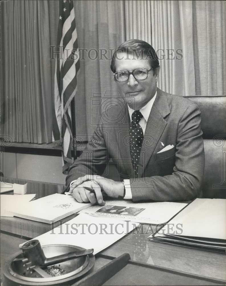 1975 Press Photo Elliot Richardson New American Ambassador - Historic Images