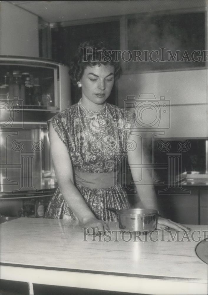 Press Photo A cooking slab of Italian marble - Historic Images