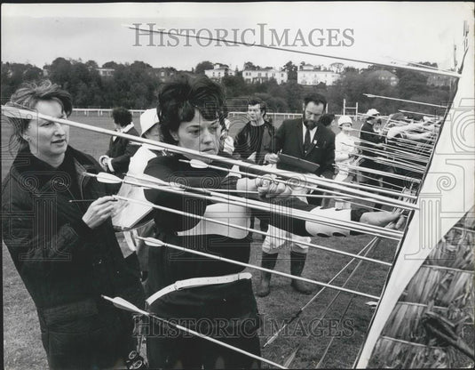 1971 Press Photo British Archers Vie For Spots On Olympic Team - Historic Images
