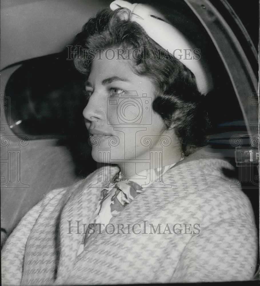 1958 Press Photo Ex Queen Soraya of Persia Arrives In London - Historic Images