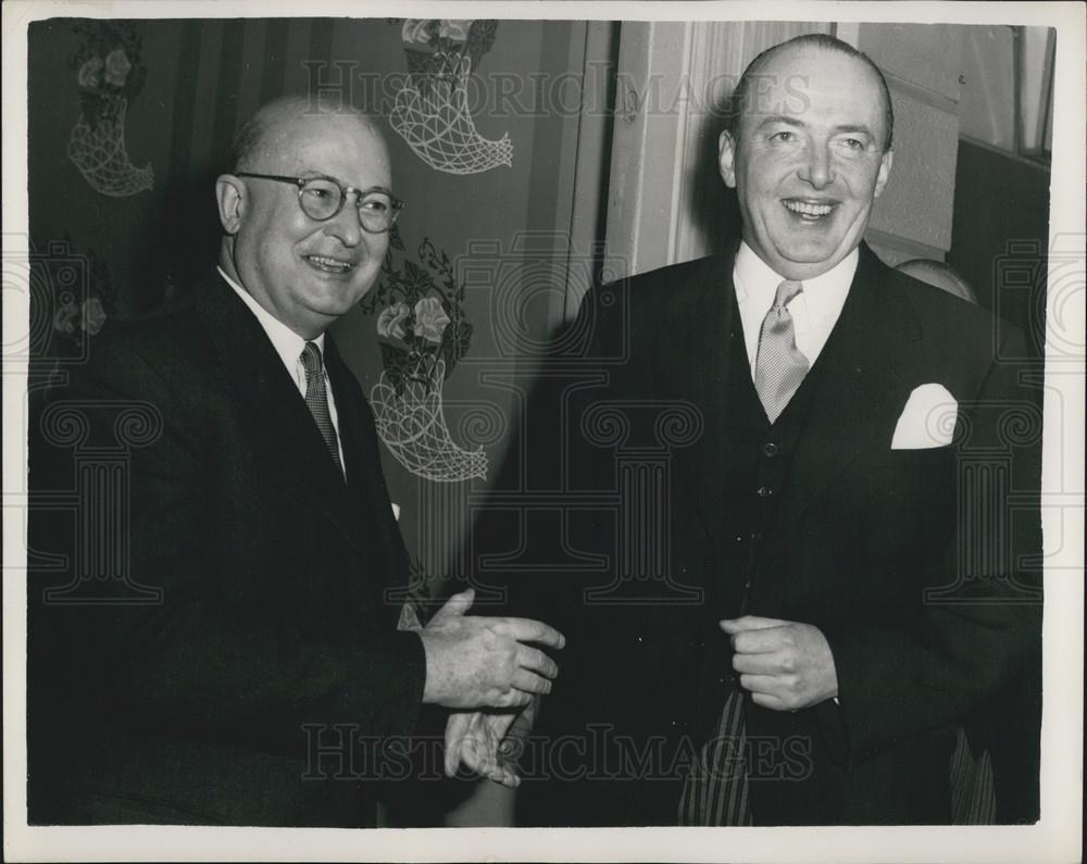 1957 Press Photo A. H. Elliot,Pres of US C of Commerce &amp; Peter Thorneycroft - Historic Images