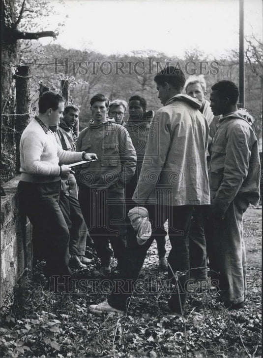 Press Photo Omar Samada and group from Outward Bound - Historic Images