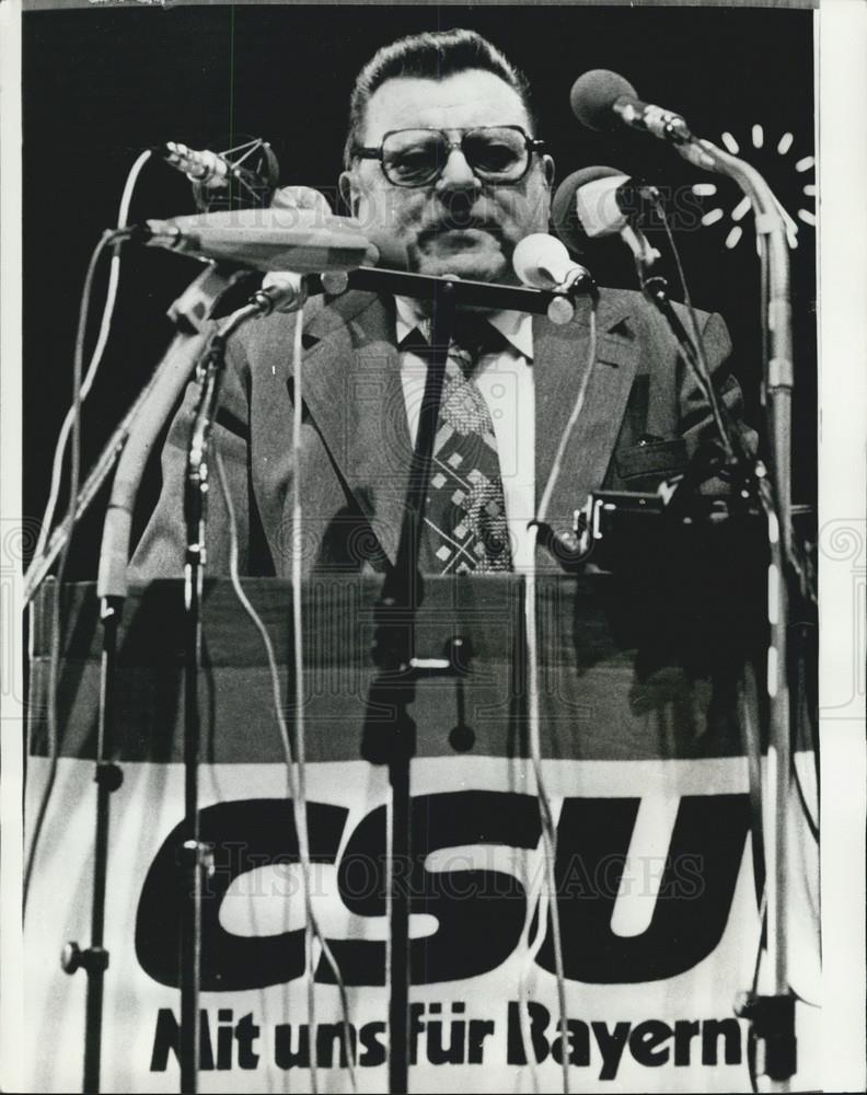 1976 Press Photo Franz Josef Strauss Chairman Christian Social Union Campaign - Historic Images