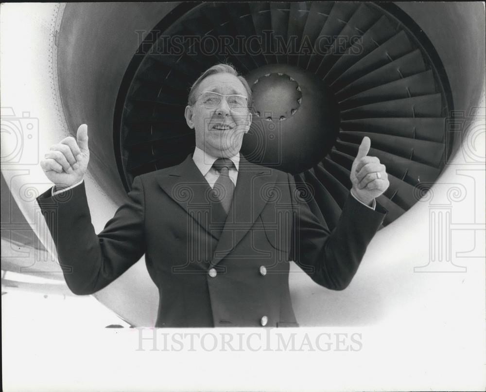 1979 Press Photo Air Safety Chief - Historic Images