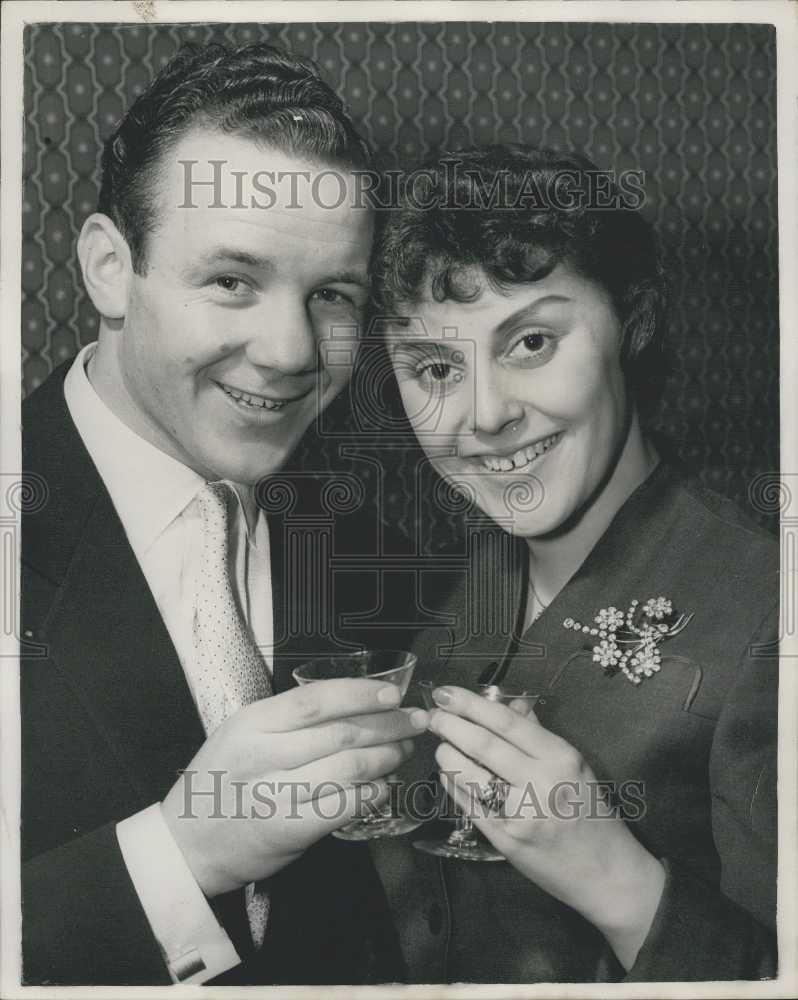 1956 Press Photo Sammy McCarthy Lightweight Boxer Wife Sylvia Clancy Married - Historic Images