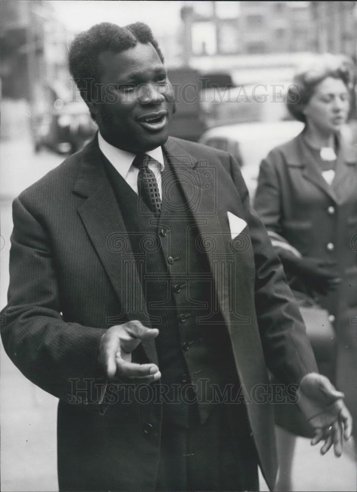 1966 Press Photo Kwesi Armah, Ghanaian High Commissioner in London - Historic Images