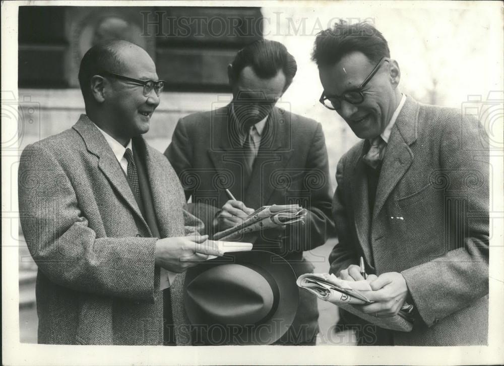 1957 Press Photo Japanese envoy visits the foreign office - Historic Images