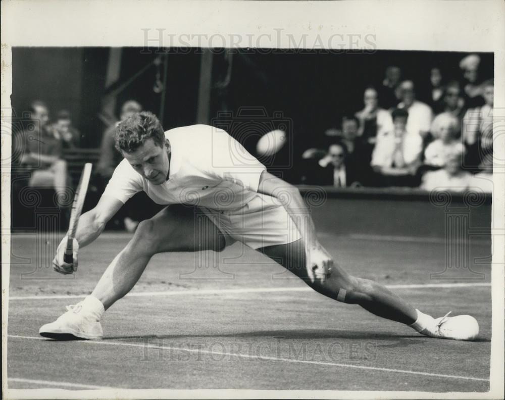 Press Photo Wimbledon Tennis W. Bungert R. Emerson Bungert - Historic Images