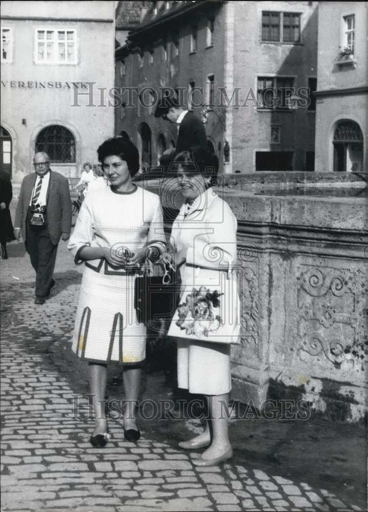 1961 Press Photo Princess Soraya in Rothenburg Germany - Historic Images