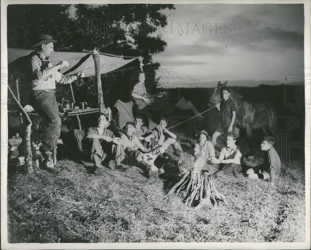 Press Photo Rancher Ross Salmon &amp; School for Cowboys - Historic Images