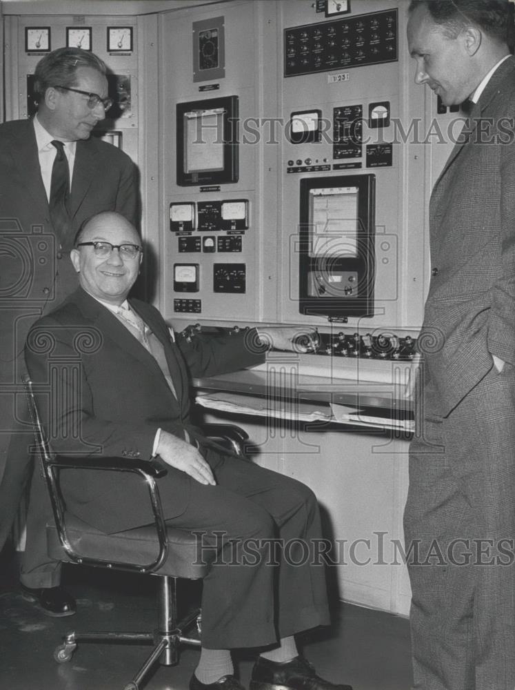 1959 Press Photo Dr.Balke ,Minister of Atomics&amp;Dr. Schnurr &amp;Prof. Zimen - Historic Images