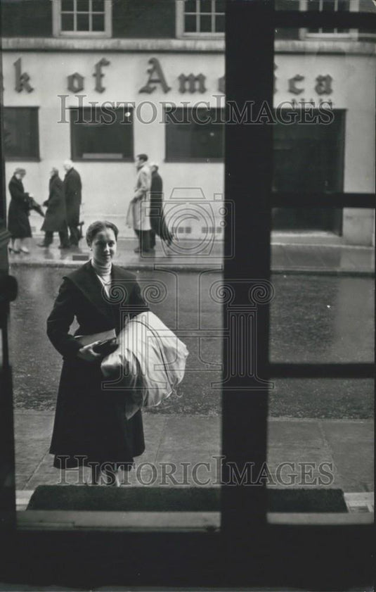 Press Photo Skater Yvonne Sugden - Historic Images