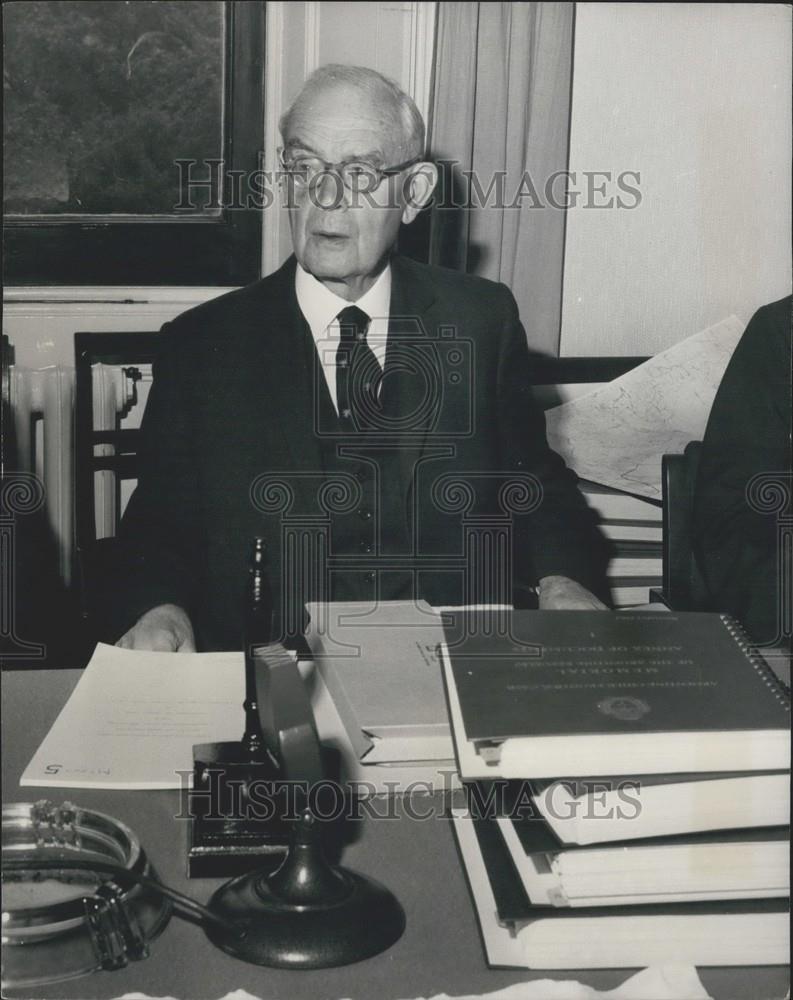 1966 Press Photo Lord Monair,of the Arbitration court - Historic Images