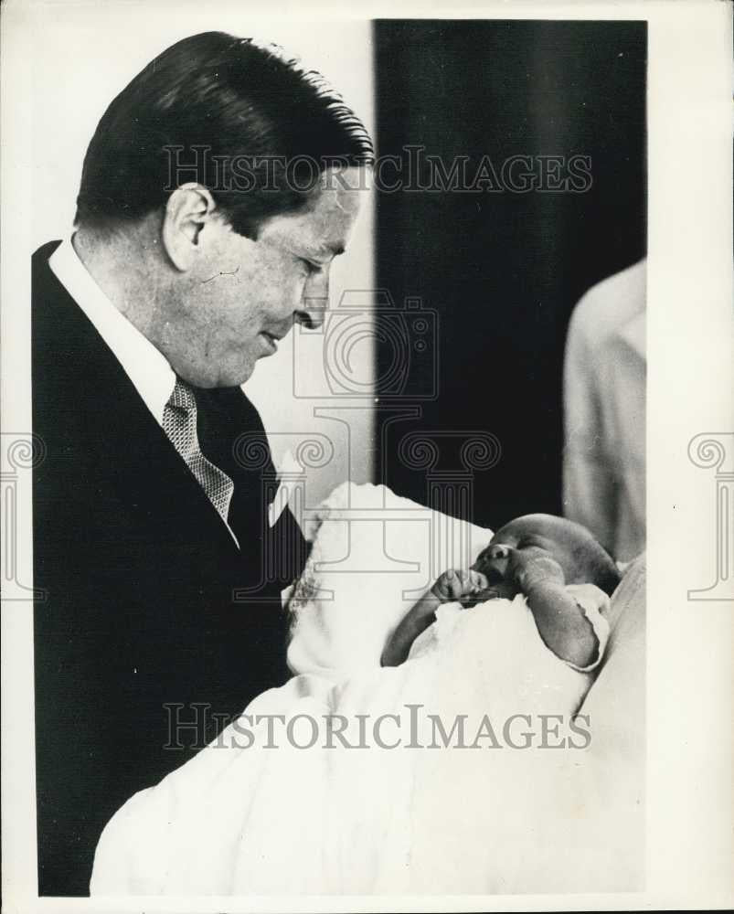 1967 Press Photo Prince Claus von Amsberg &amp; baby son - Historic Images