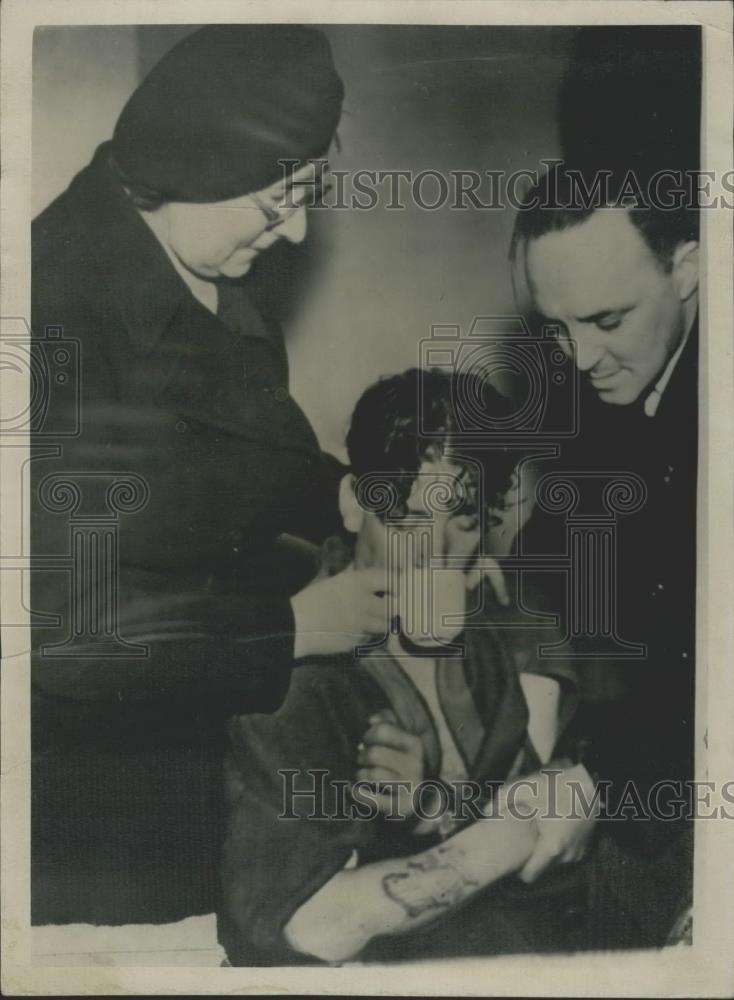 1955 Press Photo A survivor of the Princess Victoria steamer which sank - Historic Images