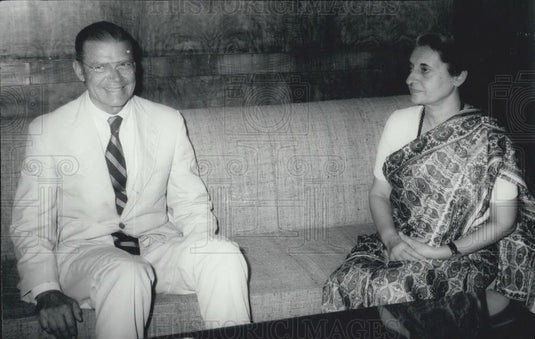 1976 Press Photo World bank president Mr. McNamara & Indira Gandhi - Historic Images
