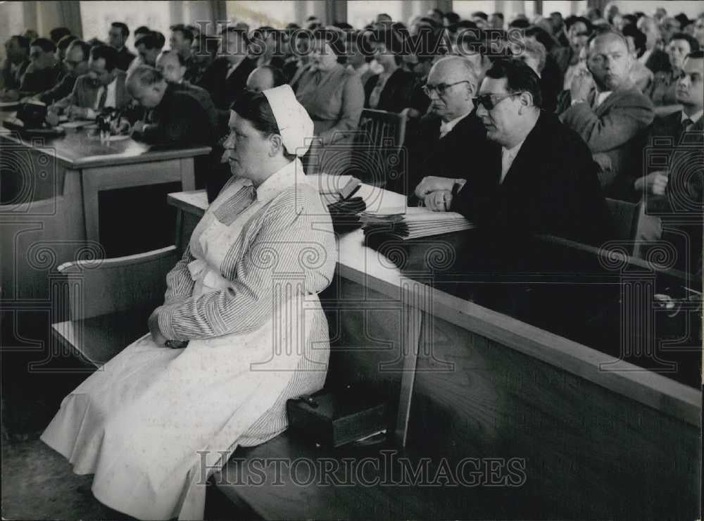 1956 Press Photo Dr. Richard Mueller Receives Sentence For Murdering Wife - Historic Images