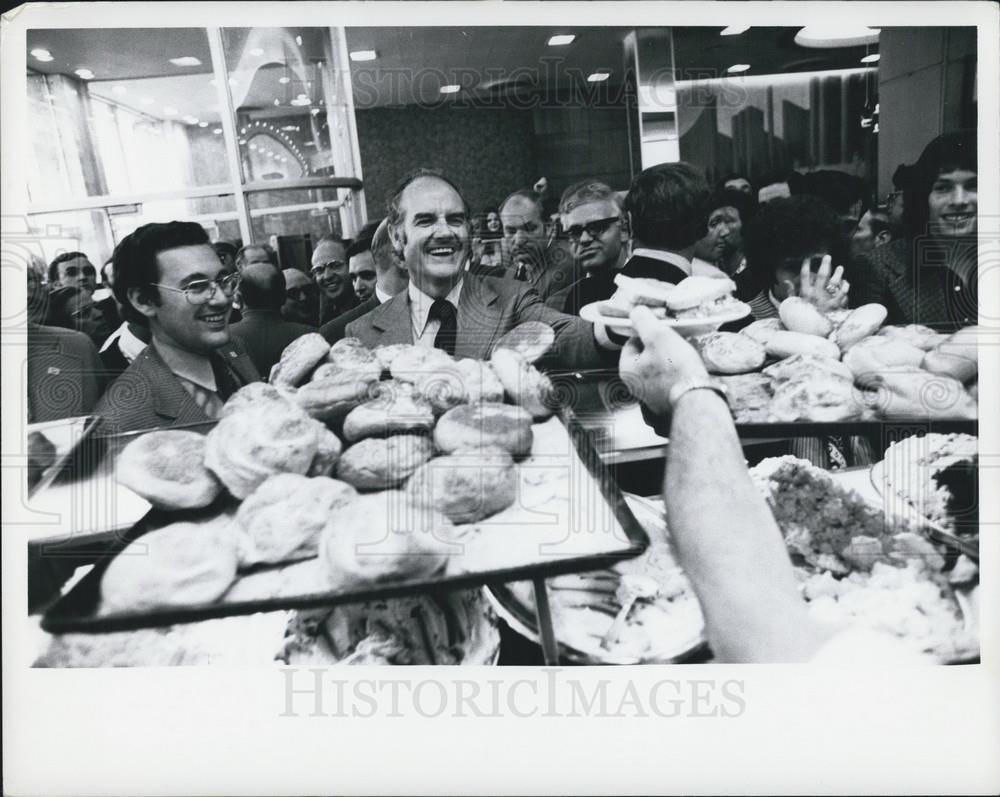 Press Photo Sen. George McGovern - Historic Images