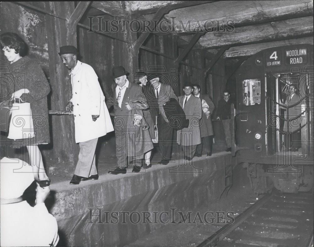 Press Photo The big blockout,New York&#39;s darkest night - Historic Images