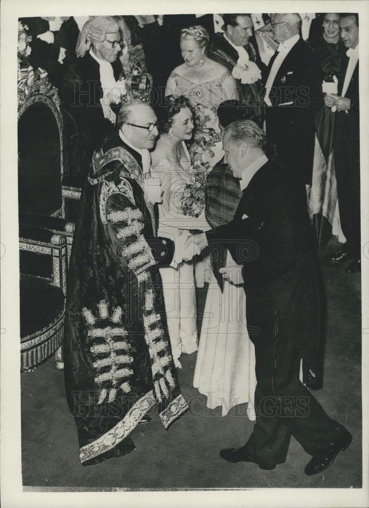 Press Photo Lord Mayor Alderman Sir Cullum Welch and Lady Welch - Historic Images