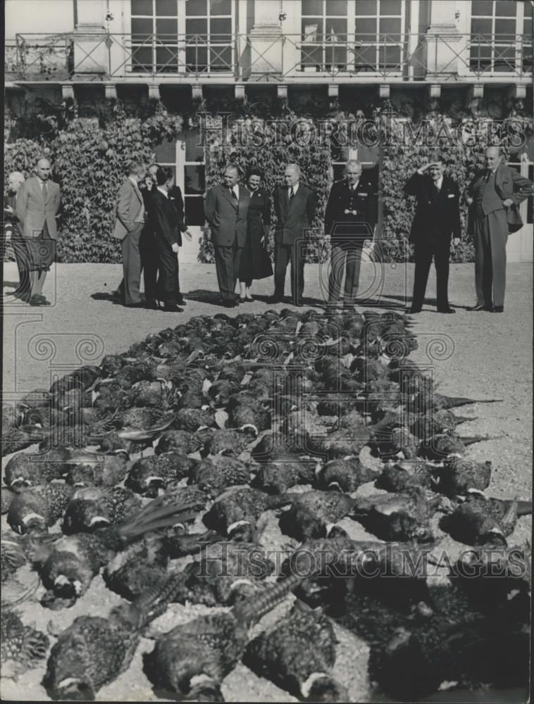 1958 Press Photo President Coty hosts a hunting party for Foreign Diplomats - Historic Images