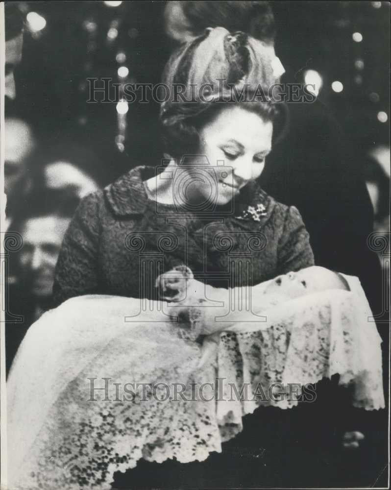 Press Photo Princess Beatrix and little Prince Johan Friso - Historic Images