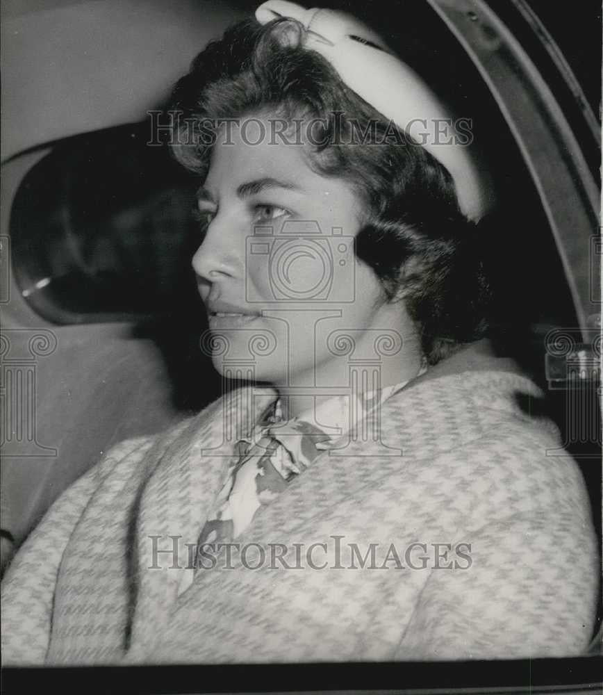 1958 Press Photo Ex Queen Soraya of Persia Arrives In London - Historic Images