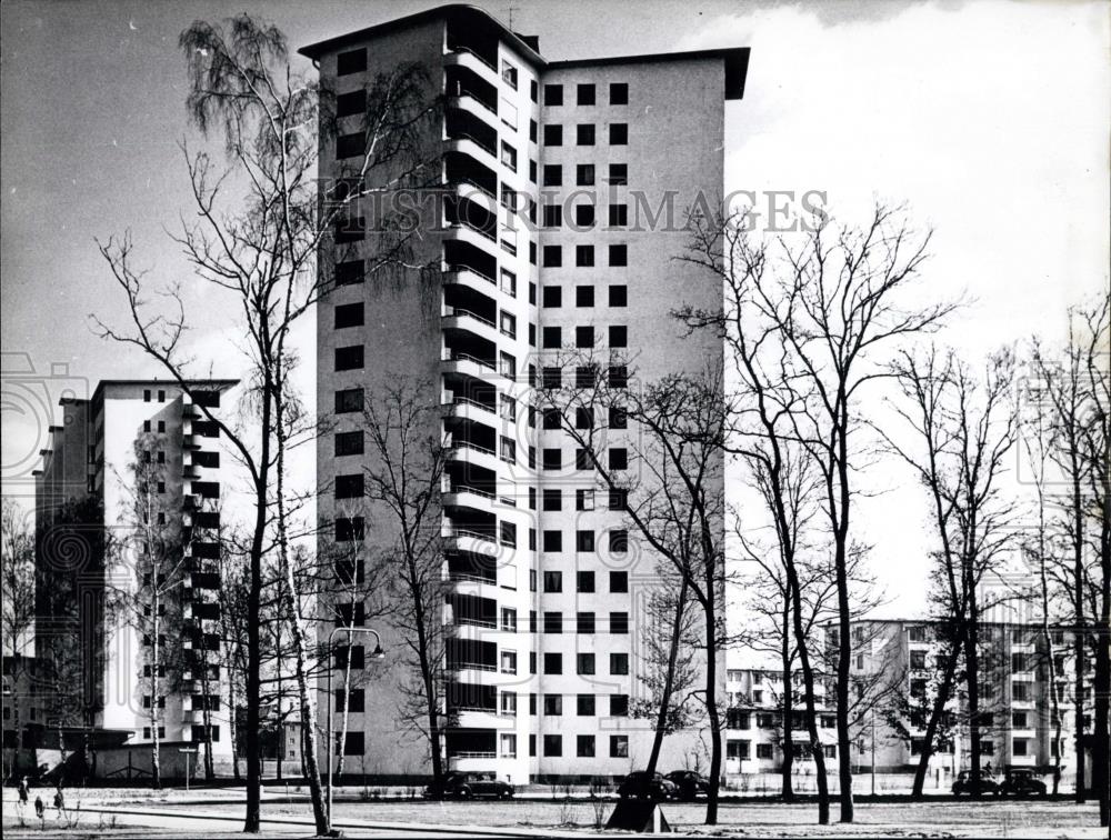 Press Photo Skyscrappers of Siemens firm in Munich - Historic Images